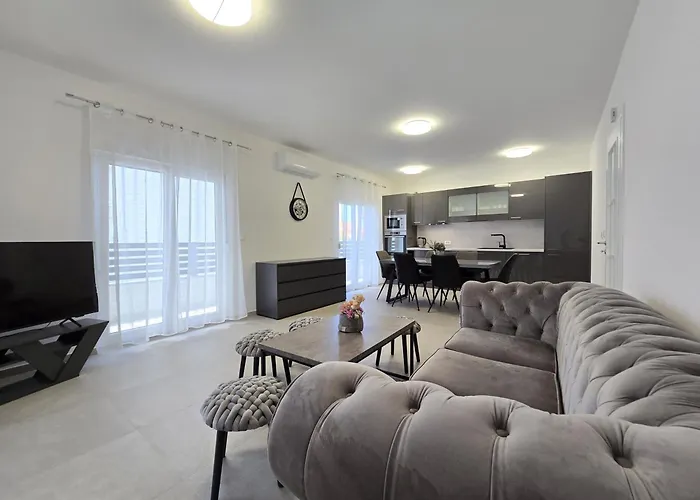 Grey 2 Apartman Zára